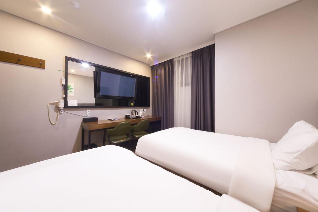The Bs Hotel Busan Station Exterior foto